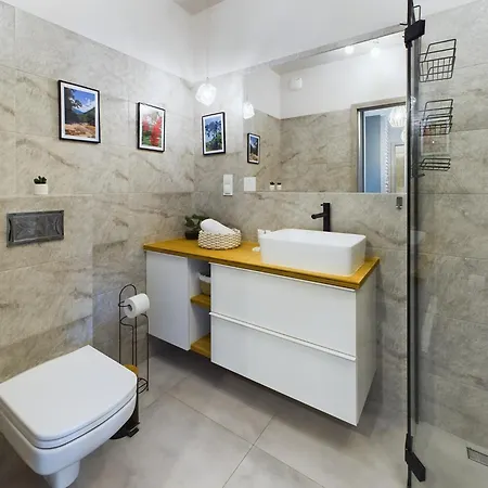 Lägenhetshotell Browar Gdanski One Bedroom With Free Parking By Renters 4*
